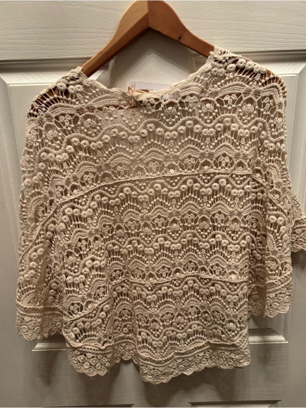 NWT HOUSE OF HARLOW 1960 WOMEN'S IVORY CROCHET TIE FRONT CAPE- ONE SIZE - Picture 5 of 5